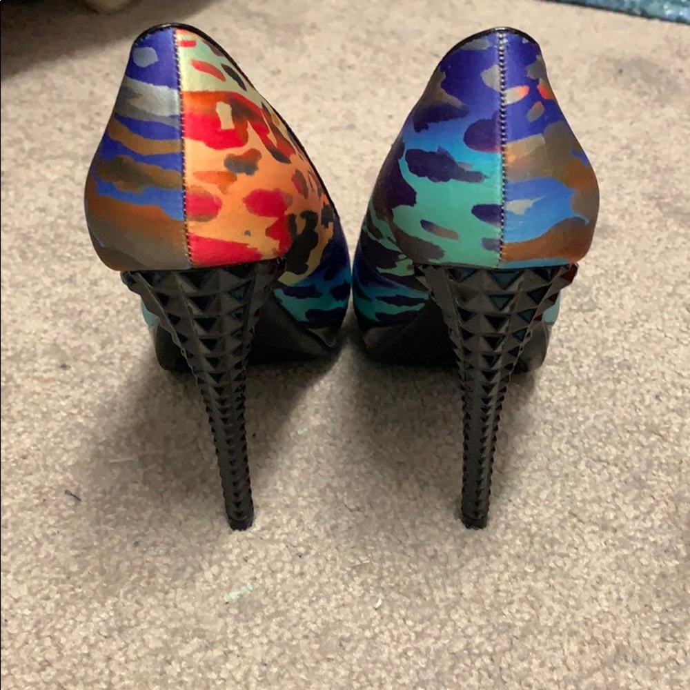 Statement Heels - image 4